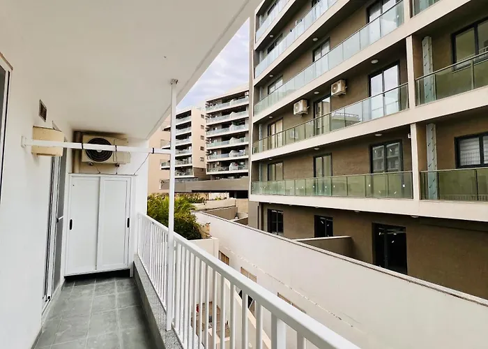 Beachfront Dr * San Pawl il-Baħar