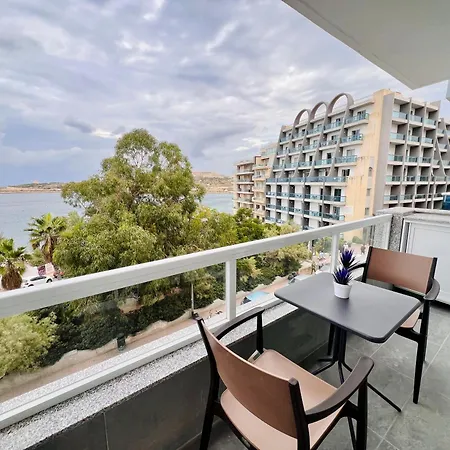 Beachfront Dr * San Pawl il-Baħar